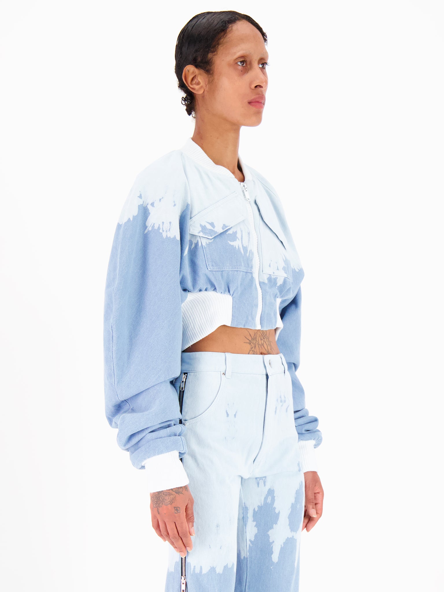 CROPPED DENIM WASHED BOMBER