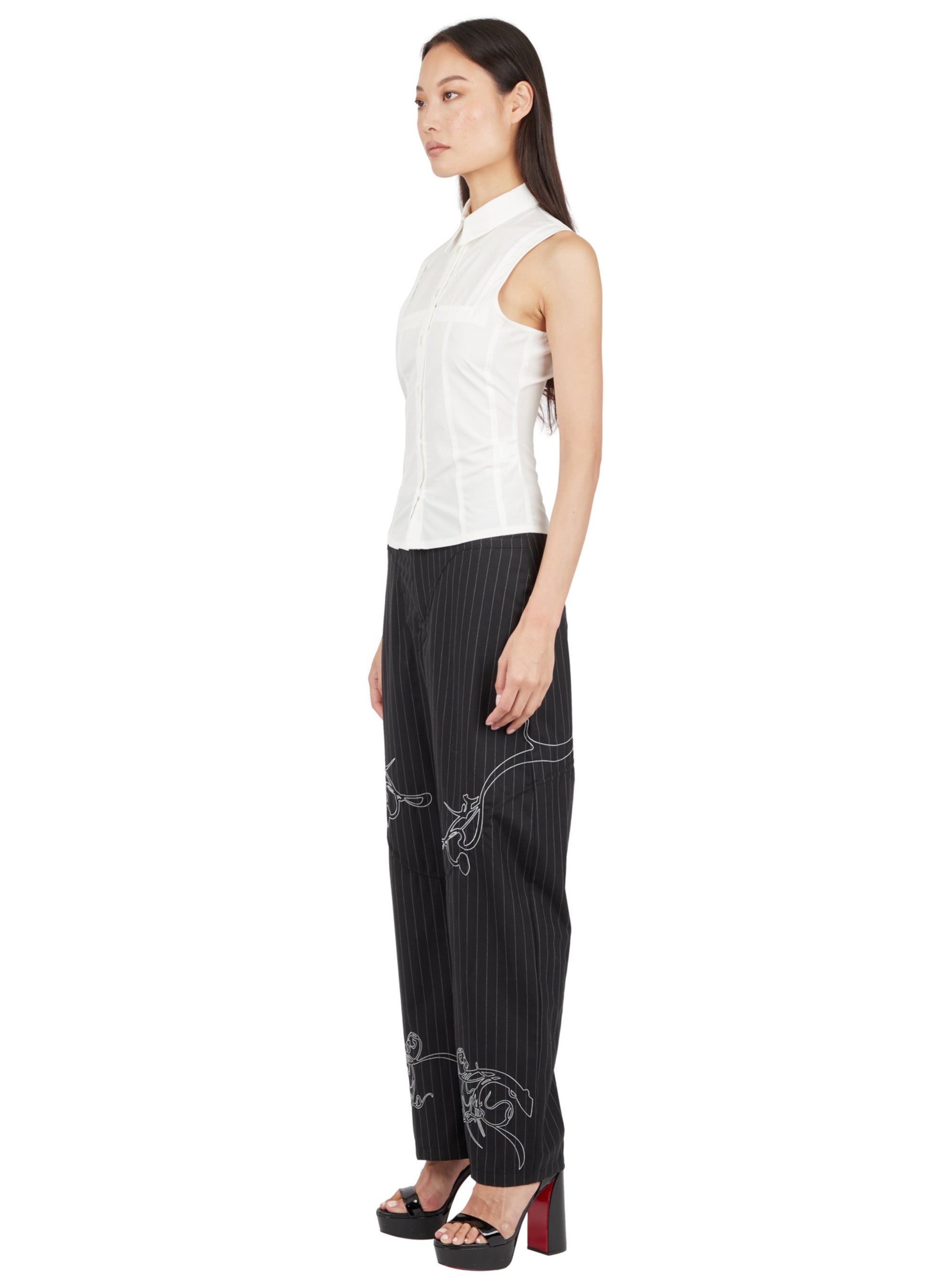 SLEEVELESS BUTTON-UP TOP